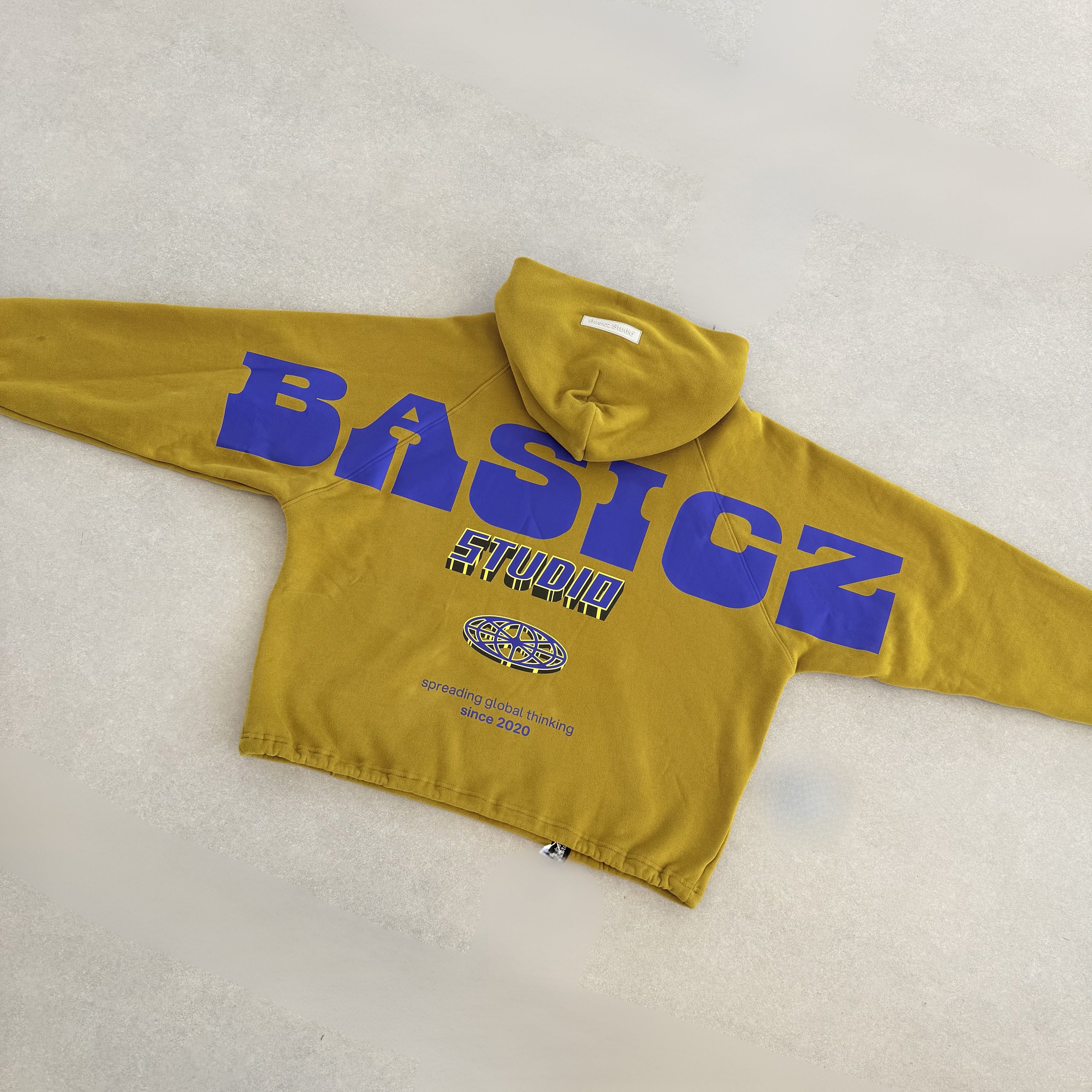 NEW ERA DARK MUSTARD HODIE